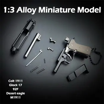 1 kom. NOVE 1:3 anti-stres Igračke Metalni Pištolj Privjesak za Ključeve Minijaturni Model Beretta 92F Colt 1911 Glock 17 Rođendan Pokloni za Muškarce
