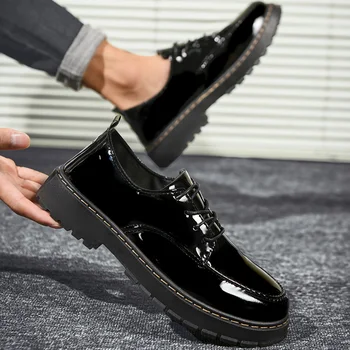 2021 Klasične Crne cipele Martin na niske pete, gospodo svijetle Kožne cipele čipka-up, Modni Ulične Casual Cipele, muške cipele Martin